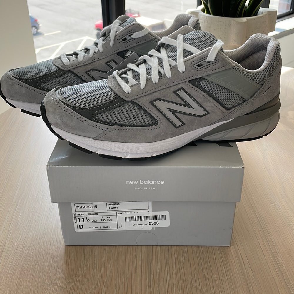 New Balance 990